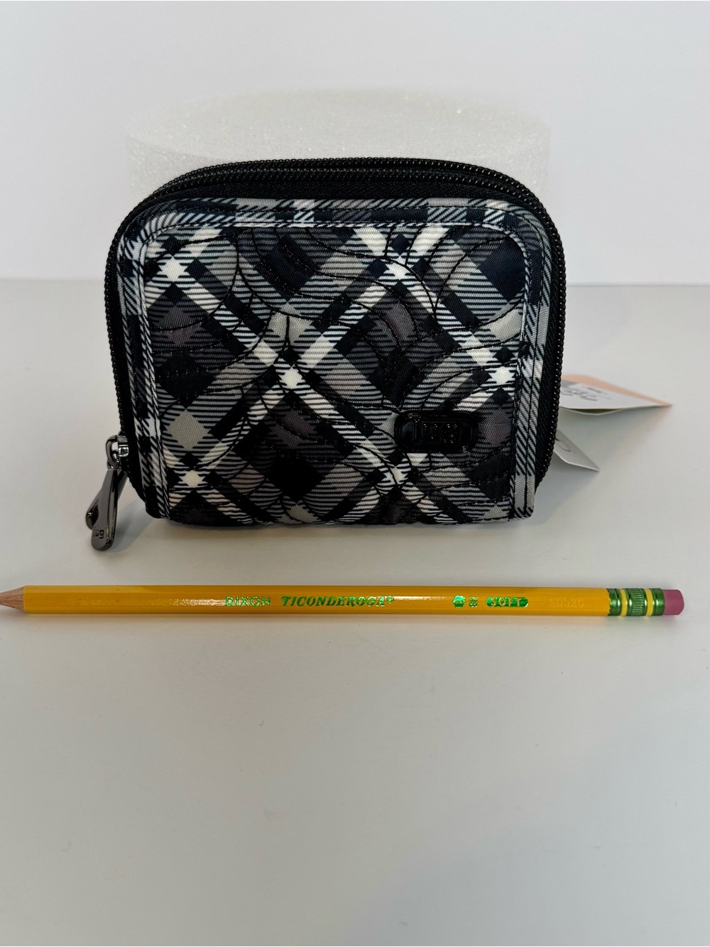 Lug Splits Compact Zip-around Wallet RFID Plaid Grey Quilted Design (NWT) - Picture 9 of 9